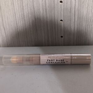 Revolution Fast Base Concealer - C4